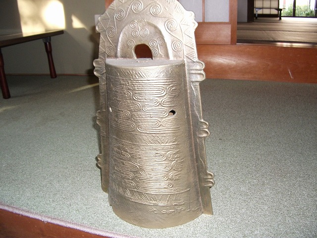 流水紋銅鐸　レプリカ（安養寺）
