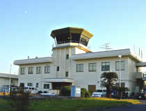 八尾空港　庁舎・管制塔