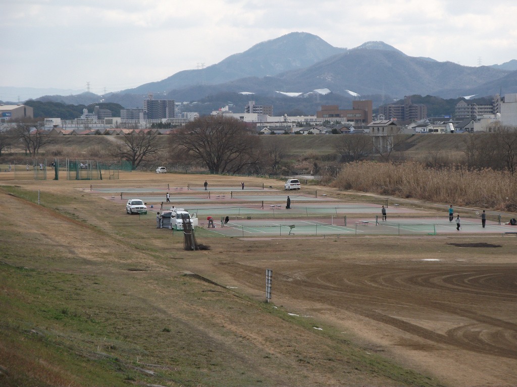 河川敷公園　テニスコート